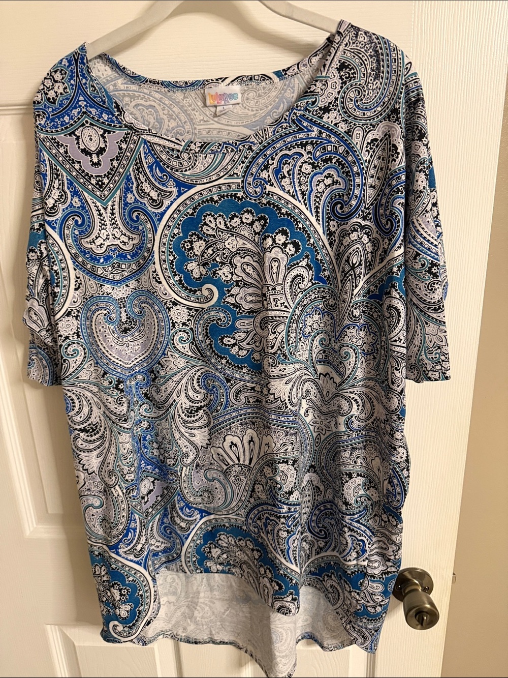 LuLaRoe Scoop Neck Paisley Tunic in Blue and White